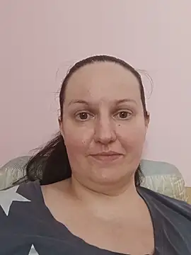 Chat +18 de BustyLadyAlma ao vivo