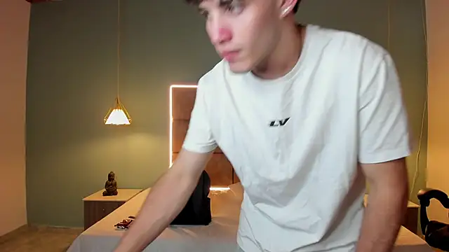 แชท XXX สดของ AlejooTwink