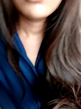 Divya3107 élő XXX-chatje