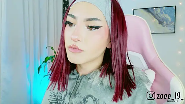 cuteezoe Adlı Modelin Canlı XXX Sohbeti