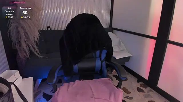 LunaBaker-1's Live XXX Chat