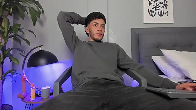 Tylerffoxx 现场XXX聊天