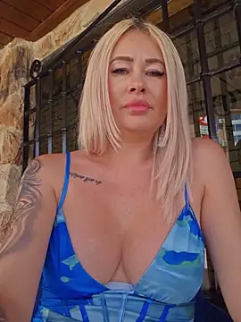 MILFBARBY élő XXX-chatje