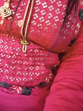 Pertunjukan Kamera Web YOURBHABI143