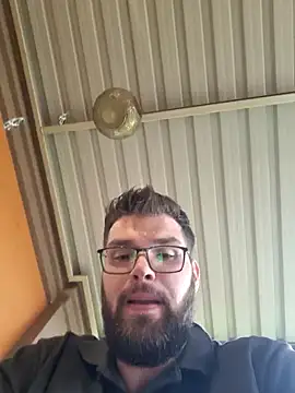 Онлайн чат XXX BeardedCubZA