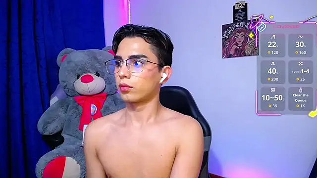 OwenBluee Live XXX Chat