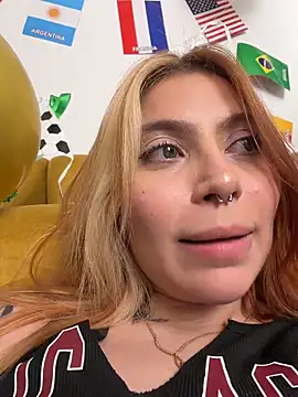 YunoRose_ live XXX chat