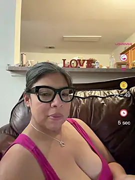 צ'אט XXX בשידור חי של BettyWhispers