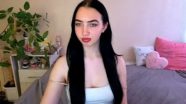 WildKittenX_のライブXXXチャット