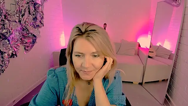 NicoleHitman live XXX chat