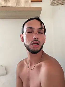 Gipsyboysteve Adlı Modelin Canlı XXX Sohbeti