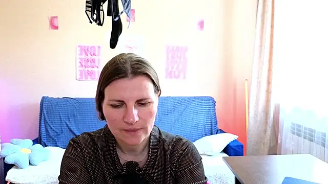 XXX chat uživo modela Mirabelle_Velvet