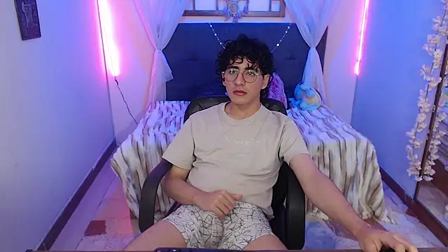 Czat XXX na żywo – Elliot_23