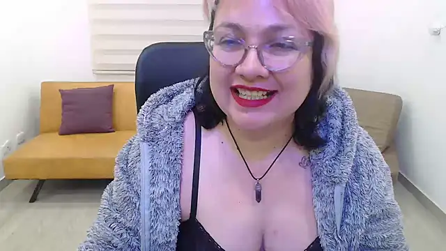 צ'אט XXX בשידור חי של AnyaLuxx