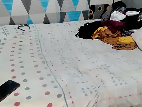 Chat +18 de Trish_CurveCock ao vivo
