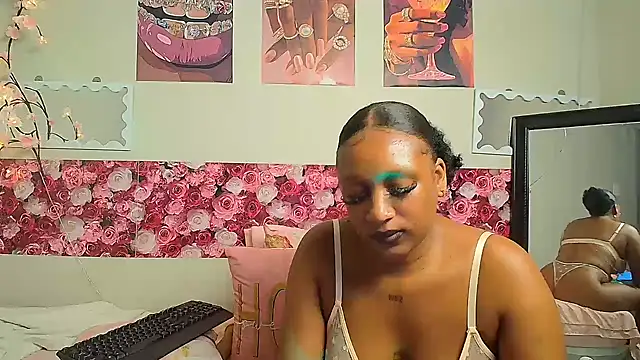 Chat +18 de EnchantingLisa ao vivo