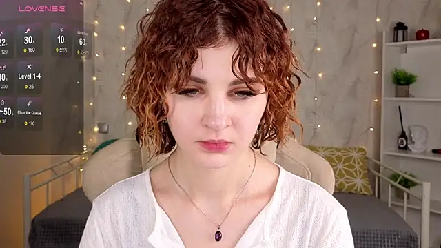 Kira__Fluffy Chat XXX in diretta