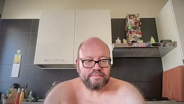 theitalianbear's Live XXX Chat