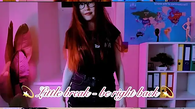 CarolGiggly's Live XXX Chat