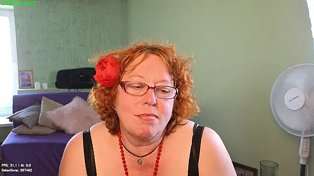 XXX chat uživo modela Fara_Flutte