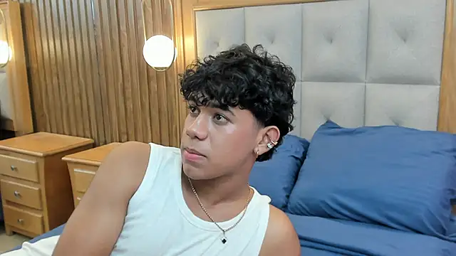 Johnny__bloom – Naživo XXX chat
