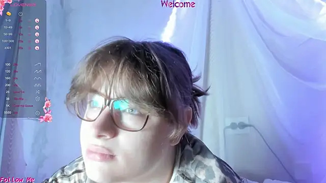 Chat +18 de Seductive_She_Wolf ao vivo