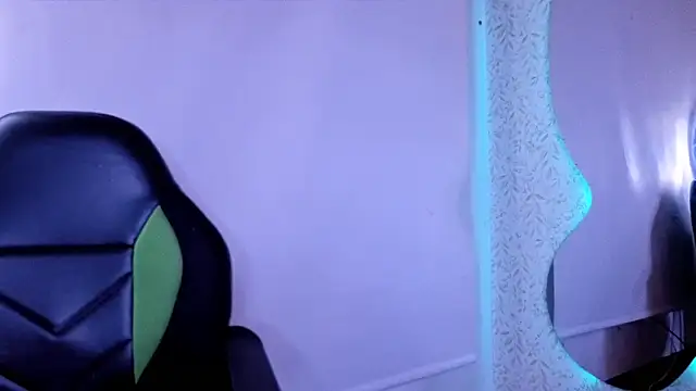 Chat +18 de adalya_y ao vivo