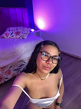 Czat XXX na żywo – Little_Lexyy