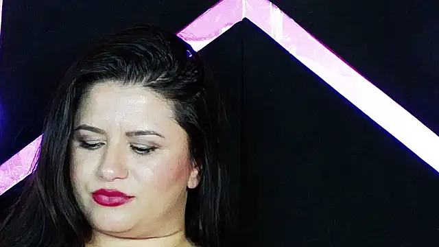 Chat +18 de EssenaMonroe ao vivo