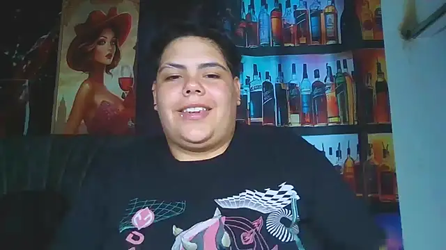 Hailey_Curvy élő XXX-chatje