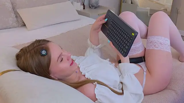 Czat XXX na żywo – Lili_Lohan