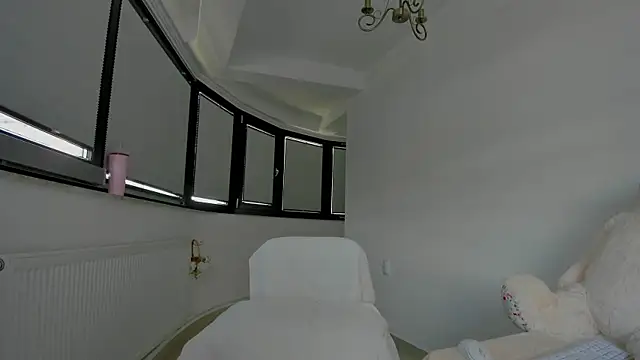 XXX chat uživo modela bellahot77