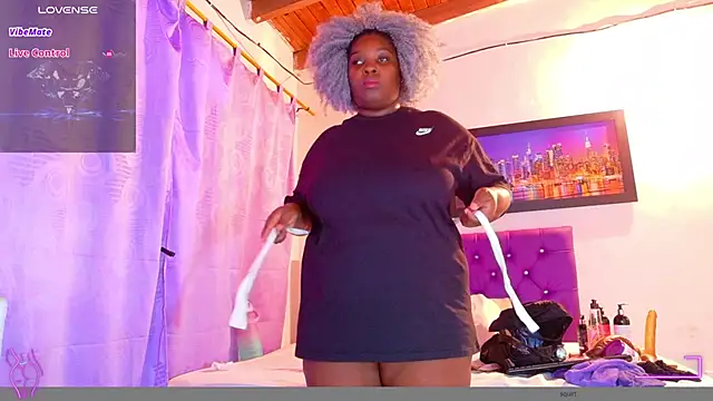 ebony_NeighborMoans' Live XXX Chat