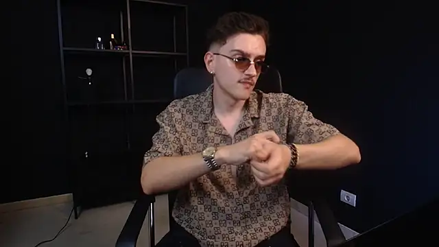 Chat +18 de FelixStarkk ao vivo