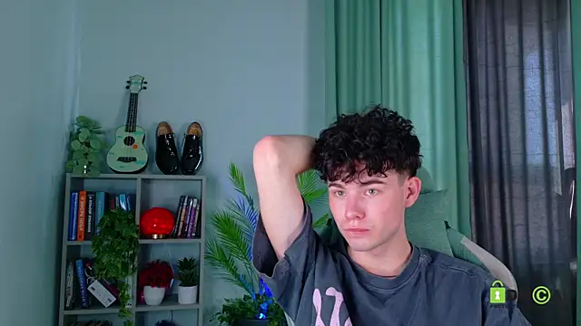 moon_Gloww Chat XXX in diretta