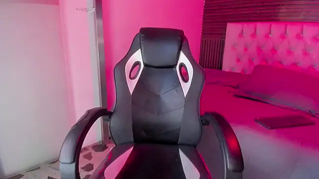 Chat +18 de EmilyMora1_ ao vivo