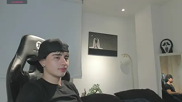 Онлайн чат XXX zack_lenox