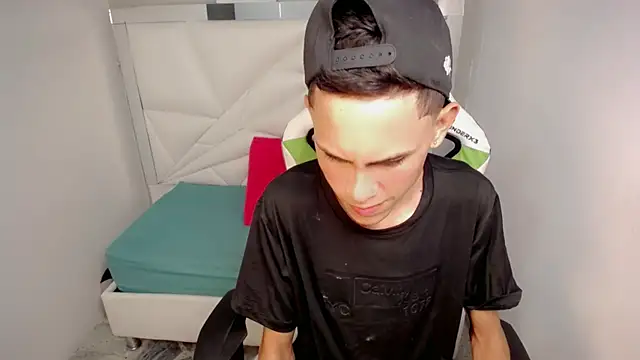 sombra_18's Live XXX Chat