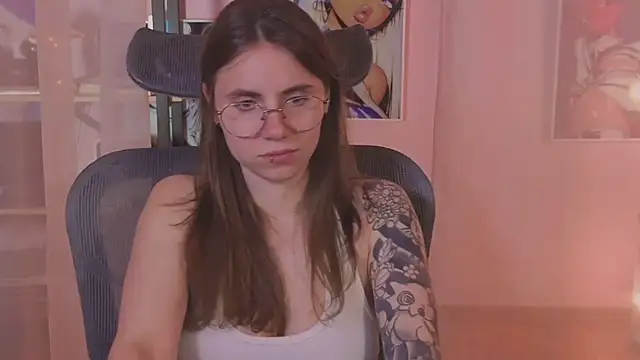 _AnnaStark_ Adlı Modelin Canlı XXX Sohbeti