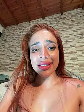 צ'אט XXX בשידור חי של CiaraMorettii