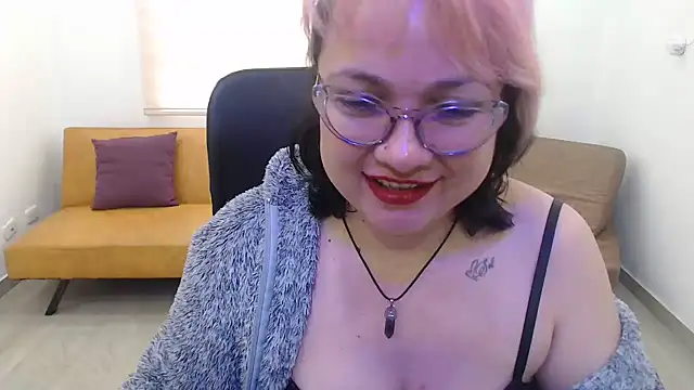 Chat +18 de AnyaLuxx ao vivo