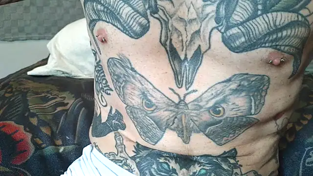 FrankieDRay Show in webcam
