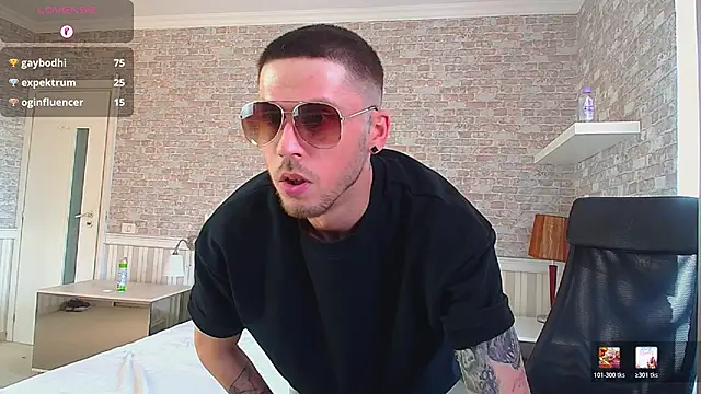 Živý XXX chat JonahShaw