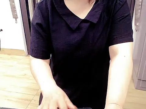 Maia_9999 现场XXX聊天