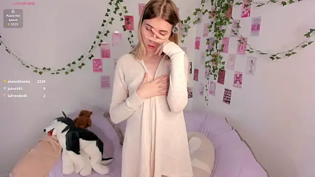 Chat +18 de Honey_Lia ao vivo