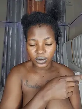 Chat +18 de TrishaKalid ao vivo