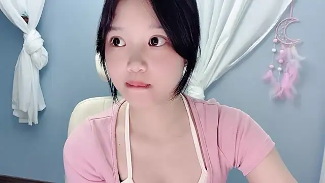 Yanys521 লাইভ XXX চ্যাট