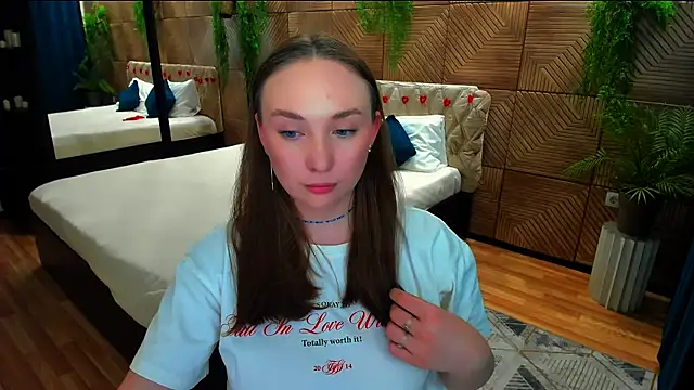 TrueReincarnationn Live XXX chat