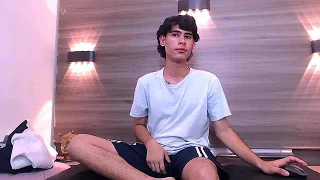 Chat +18 de Kevin_Brooks1 ao vivo