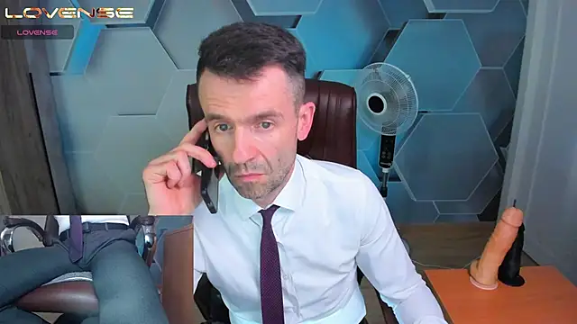 XXX chat uživo modela SteveTiger